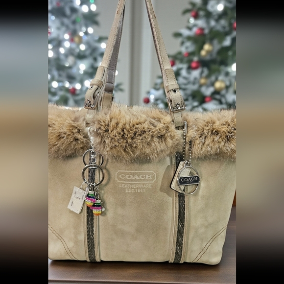 Coach Beige Tote with Fur Trim - Picture 2 of 13